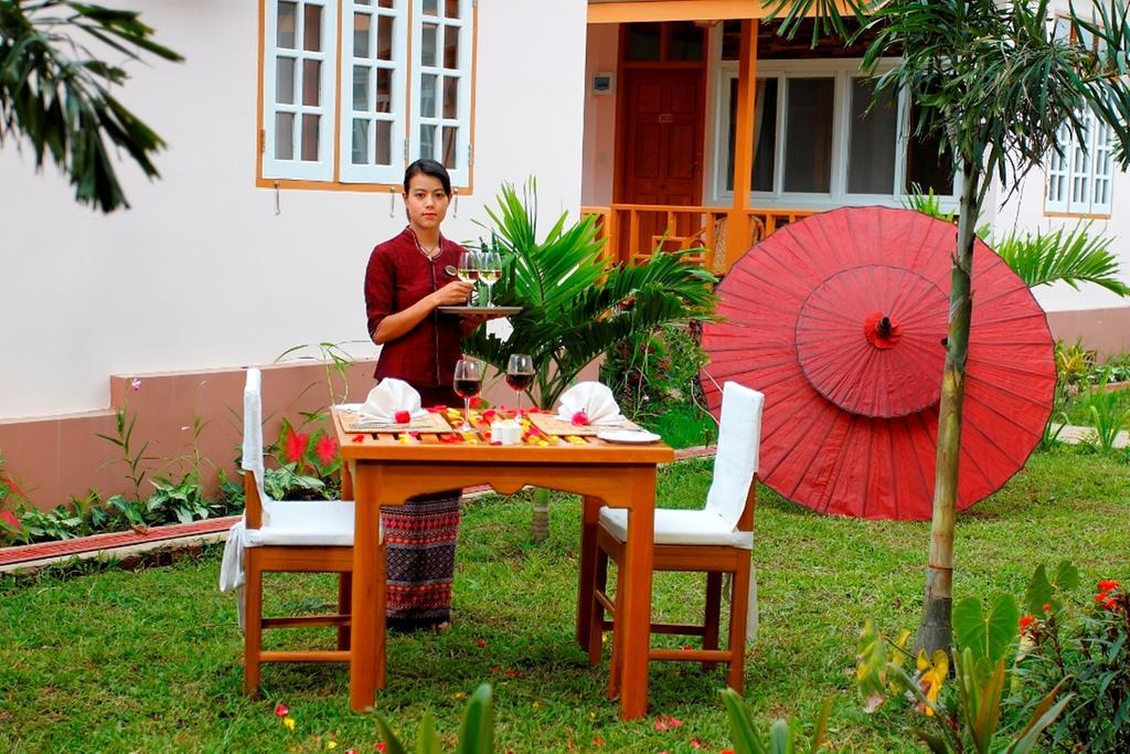 Inle Lotus Hotel Nyaung Shwe Extérieur photo
