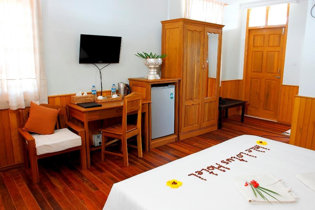 Inle Lotus Hotel Nyaung Shwe Extérieur photo