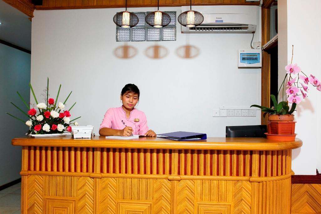 Inle Lotus Hotel Nyaung Shwe Extérieur photo