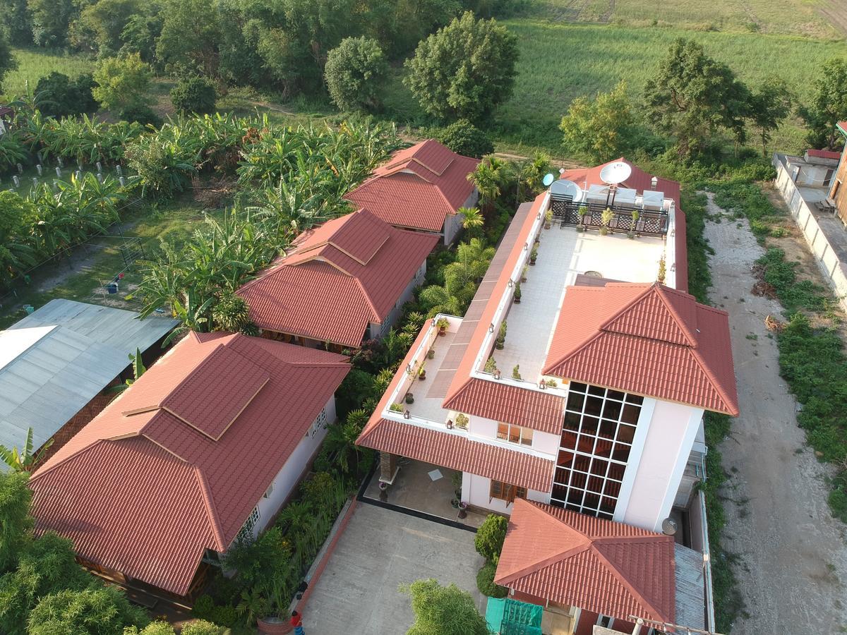 Inle Lotus Hotel Nyaung Shwe Extérieur photo