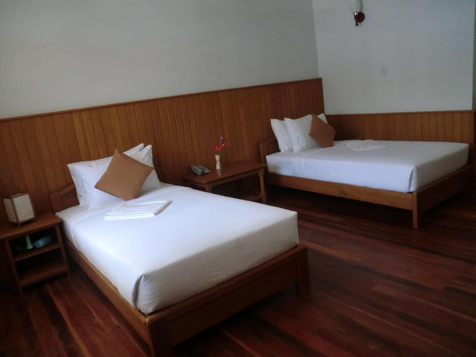 Inle Lotus Hotel Nyaung Shwe Extérieur photo