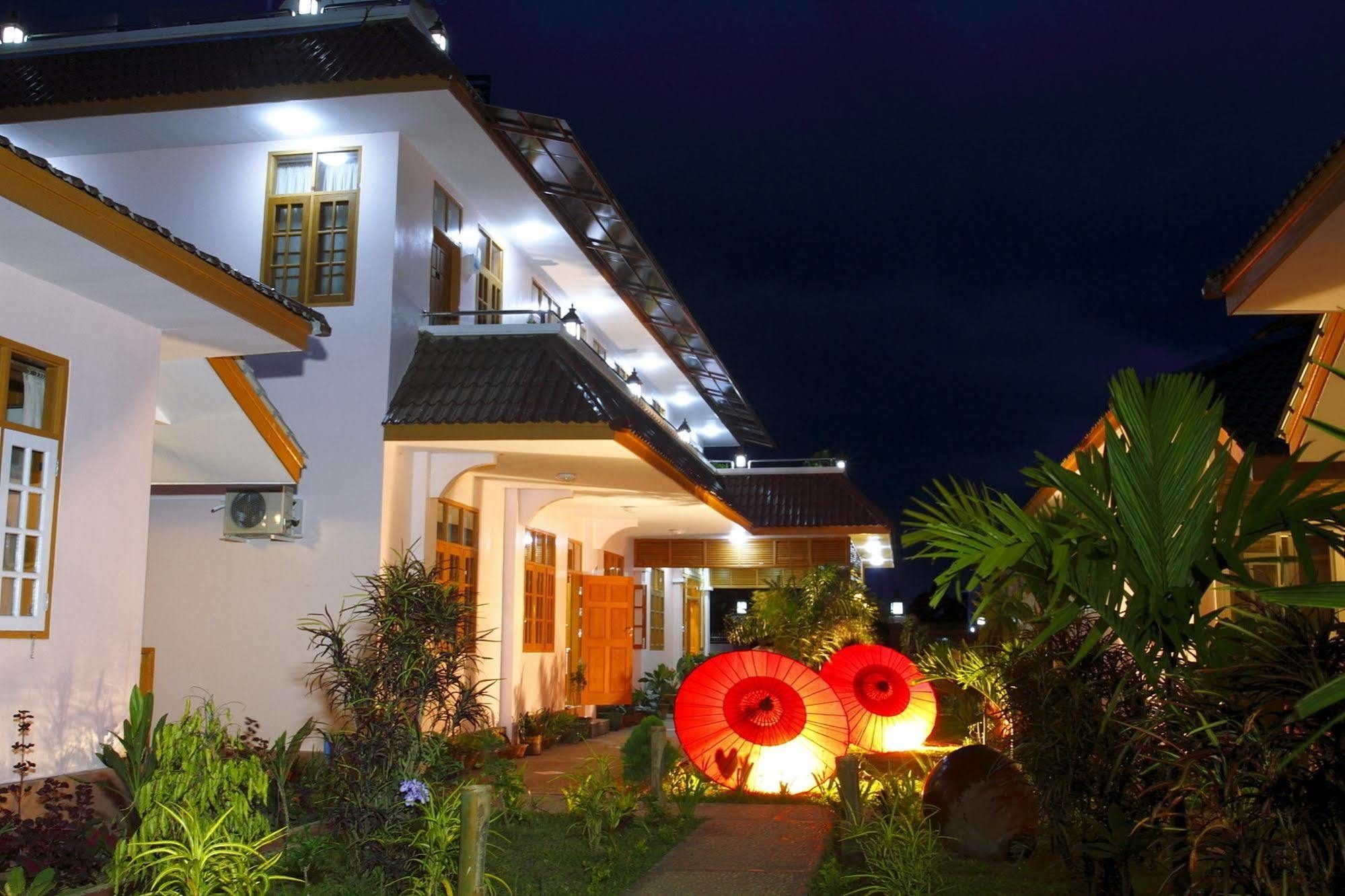 Inle Lotus Hotel Nyaung Shwe Extérieur photo